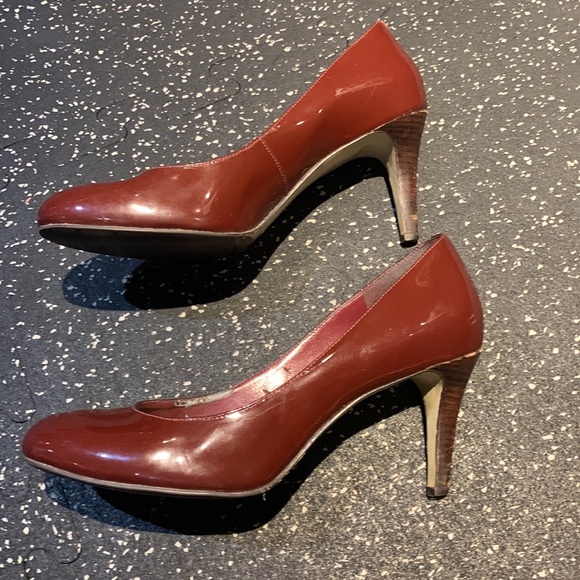 Cole Haan with Nike Air sole patent red heeled pumps - Picture 2 of 3